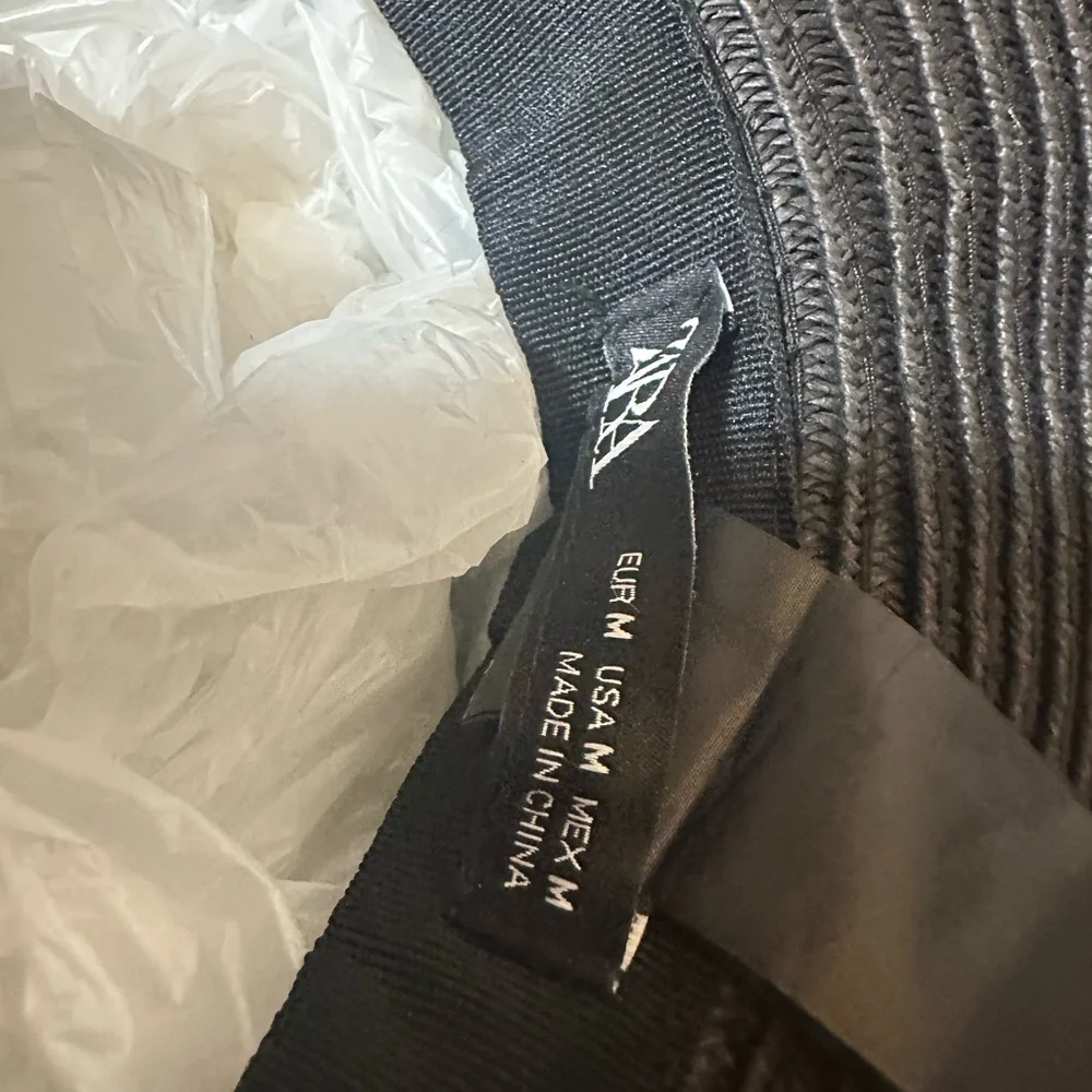 Zara Oversized straw beach sun black hat-Never‎ Worn!